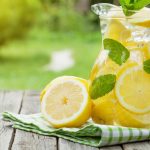 Rahasia Infused Water Lemon Tetap Segar Tanpa Rasa Pahit