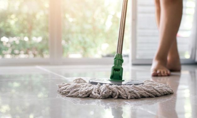 Rumah Sempit Tetap Kinclong! Ini Cara Mengepel Yang Tepat