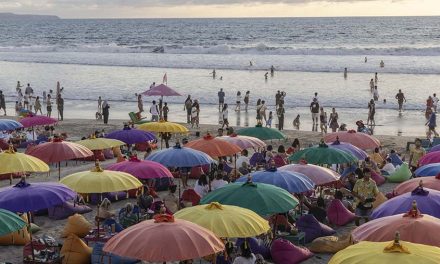 Bali Tetap Ramai Wisatawan Meski Sedang Konflik Timur Tengah