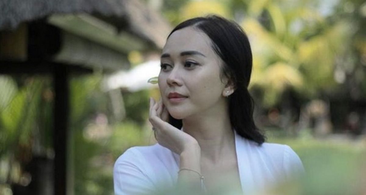 Aura Kasih Dan Kisah Perjuangannya Di Industri Hiburan Showbizz