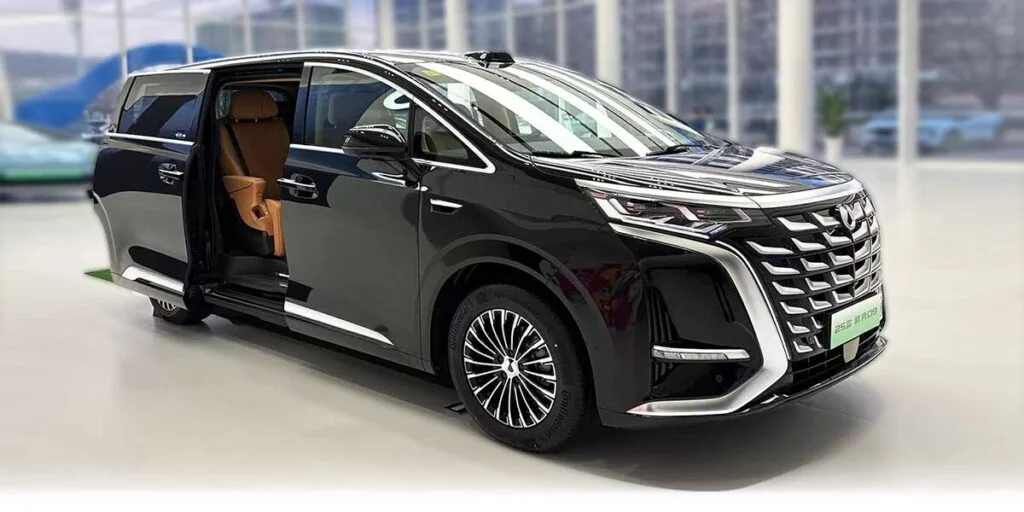 Keistimewaan Denza D9 MPV Listrik Premium Yang Modern