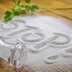 Jangan Sepele! Air Minum Tinggi Garam Picu Tekanan Darah Naik