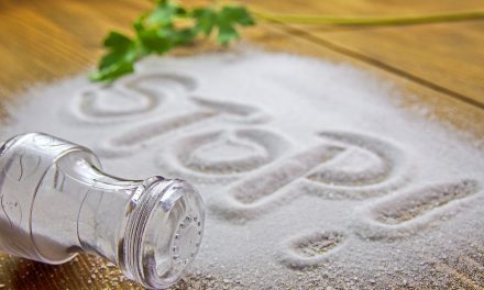 Jangan Sepele! Air Minum Tinggi Garam Picu Tekanan Darah Naik